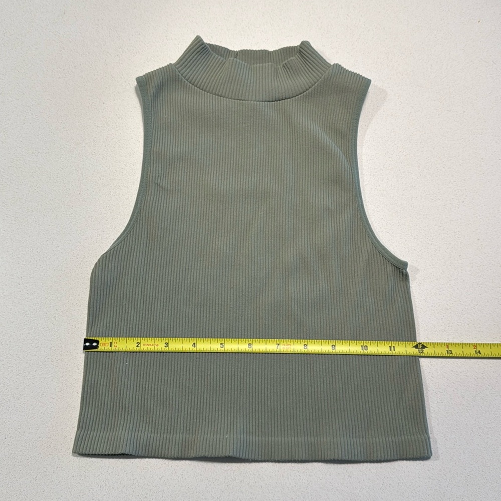 Ribbed Sleeveless Mockneck Tank